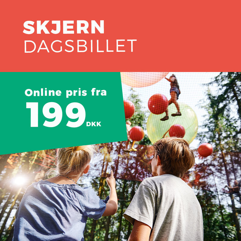 Børn leger i klatrenet med bolde i WOW PARK - forlystelsespark - dagsbillet Skjern online fra 199 DKK.