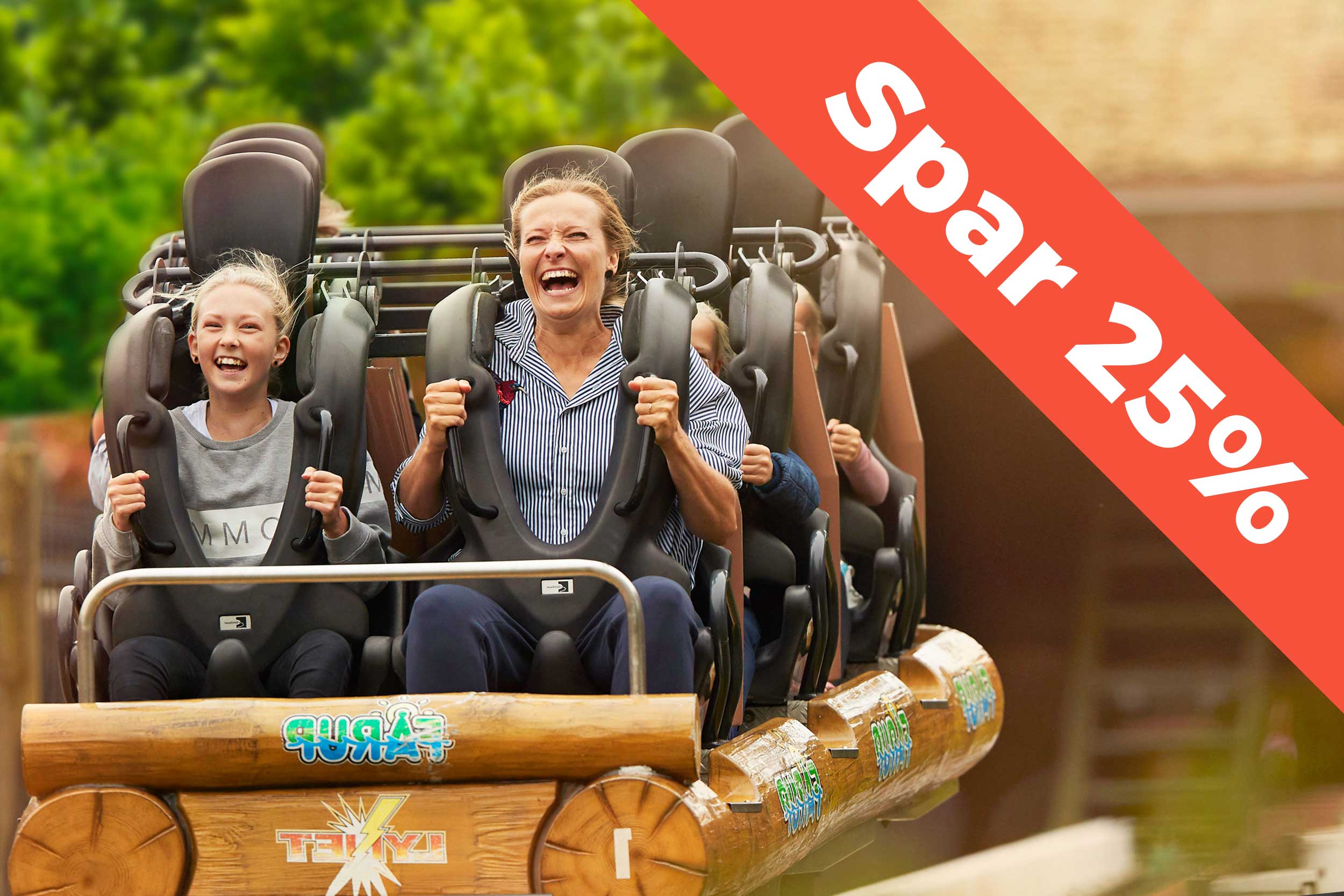 Gæster i Faarup Sommerland, som har det sjovt. 